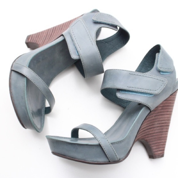 Max Studio platform sandals - Picture 1 of 10